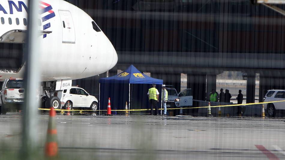Dos muertos en el robo frustrado de 26 mil millones de pesos en aeropuerto de Santiago